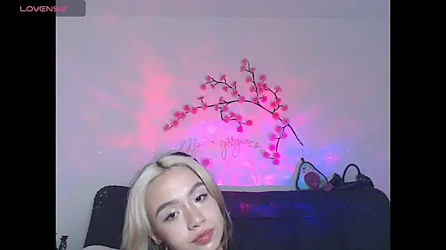 sweet molly420 online show from June 16, 8:20 pm