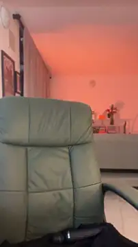 Snapshot of Ginaaa_ chatting on April 21, 1:42 am Ginaaa online show from April 21, 1:42 am
