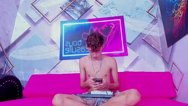 Aron guys online show from March 2, 5:20 pm