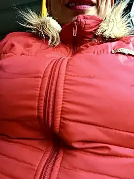 Lucia Rios online show from April 2, 11:39 am