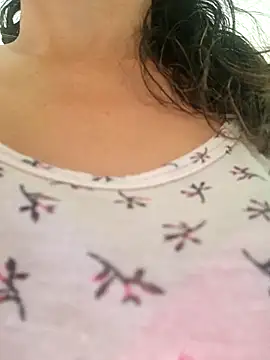 Lucia Rios online show from April 28, 9:30 pm
