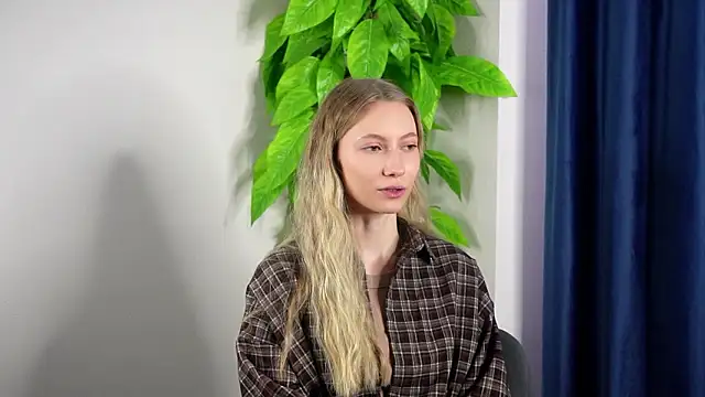 YuetteRaef online show from March 5, 5:59 am