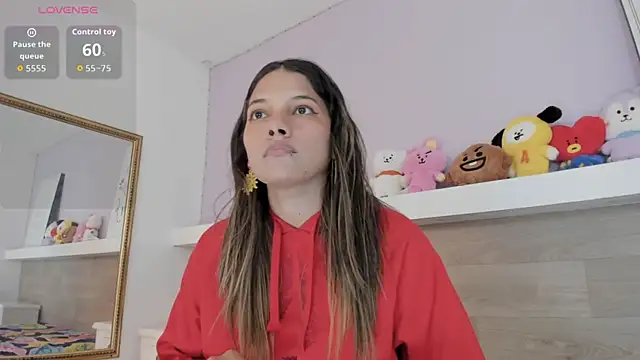 EmmaSanchez  online show from May 8, 9:40 pm