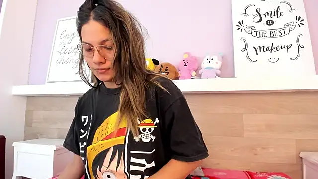 EmmaSanchez  online show from April 6, 8:21 pm