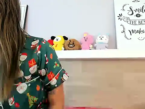 EmmaSanchez  online show from April 5, 8:15 pm