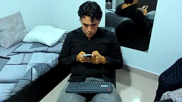 Theo Castell online show from March 4, 12:24 pm