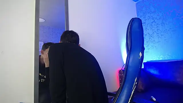 DIEGO JONES online show from March 25, 1:10 pm