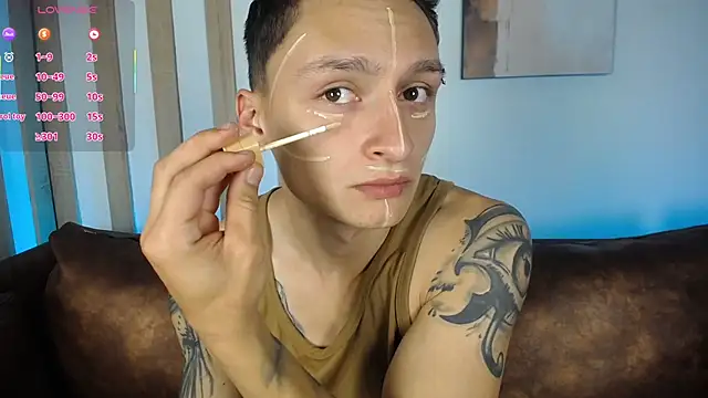 Snapshot of DIEGO_JONES chatting on June 19, 1:06 pm DIEGO JONES online show from June 19, 1:06 pm
