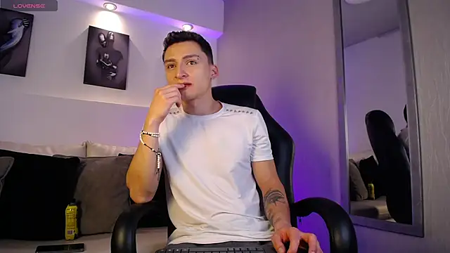 DIEGO JONES online show from March 14, 1:28 pm