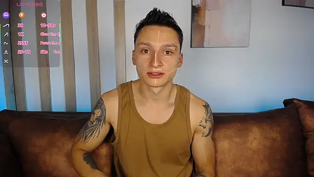 Snapshot of DIEGO_JONES chatting on June 25, 1:27 pm DIEGO JONES online show from June 25, 1:27 pm