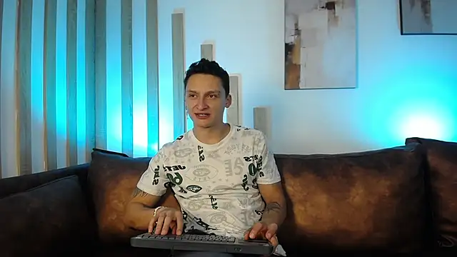 DIEGO JONES online show from May 29, 12:55 pm