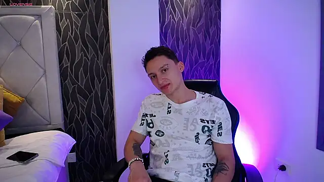 DIEGO JONES online show from March 23, 8:19 pm