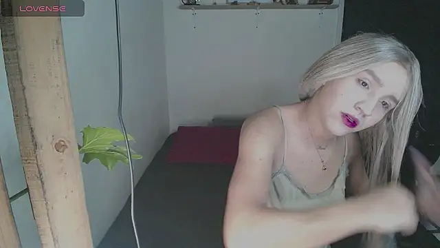 Kary Blush online show from May 17, 8:42 pm
