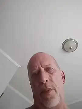 Snapshot of coestet chatting on March 3, 7:32 pm coestet online show from March 3, 7:32 pm