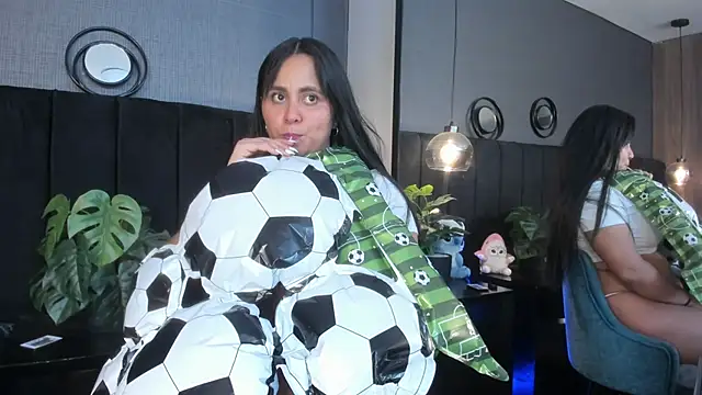 alejandra  garcia online show from June 14, 2:35 am