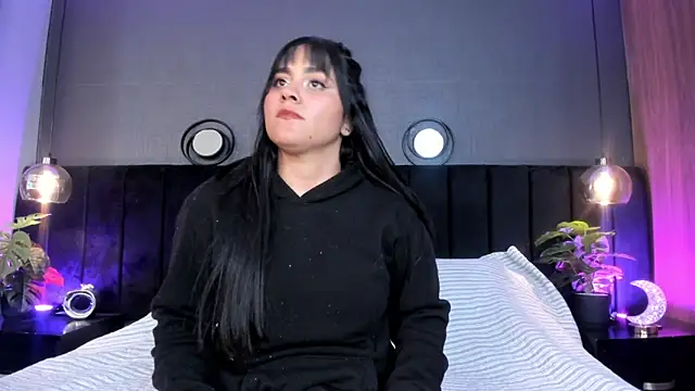 alejandra  garcia online show from March 18, 3:31 am