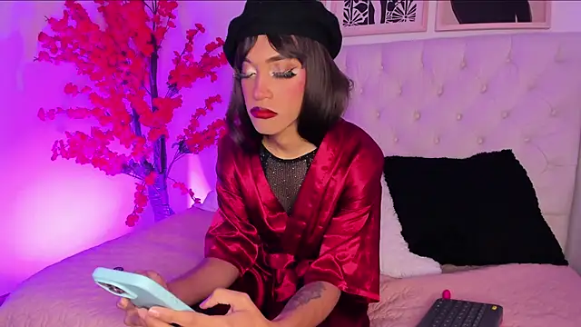 Liz Hills online show from April 21, 3:18 pm