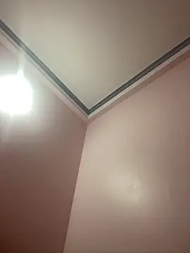 Snapshot of E-ll-A01 chatting on March 1, 2:17 pm E-ll-A01 online show from March 1, 2:17 pm