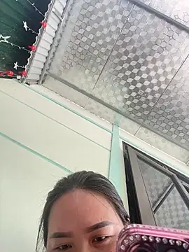 Snapshot of E-ll-A01 chatting on February 28, 3:50 am E-ll-A01 online show from February 28, 3:50 am