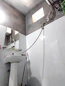 Lilinn  online show from March 31, 3:30 am