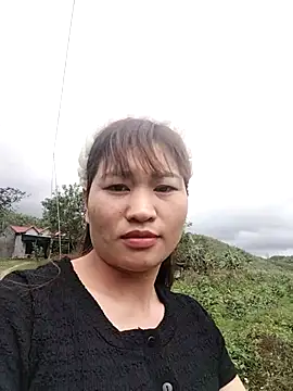 Snapshot of Lilinn_ chatting on February 28, 4:12 am Lilinn online show from February 28, 4:12 am