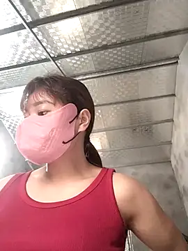 Lilinn  online show from April 2, 11:11 pm