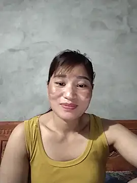 Lilinn  online show from April 4, 12:45 pm