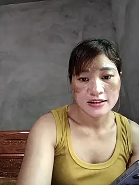 Lilinn  online show from April 5, 12:50 am