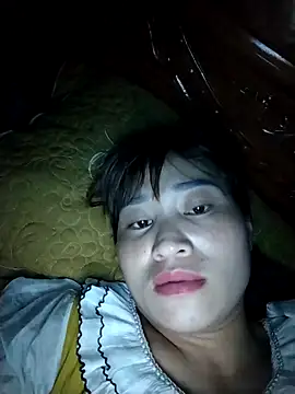 Lilinn  online show from March 8, 6:00 pm