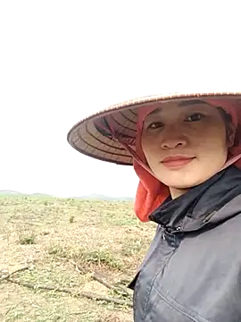 Lilinn  online show from April 11, 1:02 am