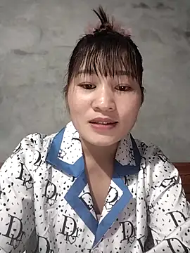 Lilinn  online show from April 23, 12:29 pm