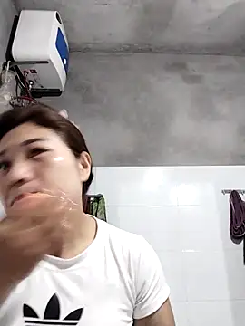 Lilinn  online show from March 7, 10:59 pm