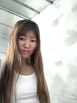 Lilinn  online show from April 1, 11:01 pm