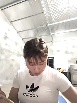 Snapshot of Lilinn_ chatting on March 1, 11:43 am Lilinn online show from March 1, 11:43 am