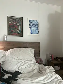 hollyharmd online show from April 4, 3:57 am