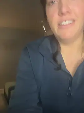 Snapshot of hollyharmd chatting on March 1, 3:39 am hollyharmd online show from March 1, 3:39 am