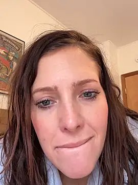 hollyharmd online show from March 6, 7:31 pm