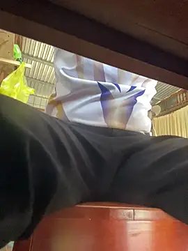 hoang15075 online show from April 12, 12:58 am