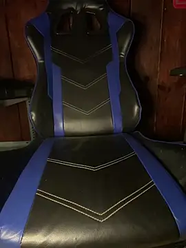 hoang15075 online show from March 18, 3:46 pm