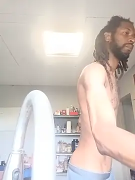 Snapshot of tallneck chatting on July 6, 1:40 pm tallneck online show from July 6, 1:40 pm