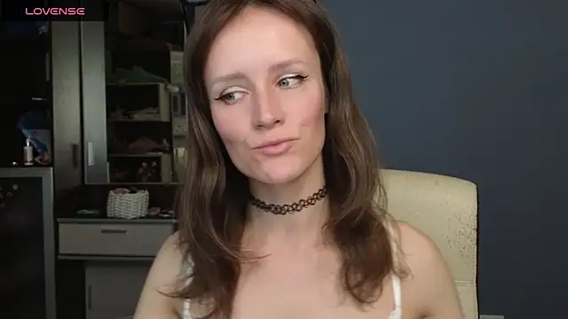 Snapshot of Tender_Swan chatting on May 13, 8:21 am Tender Swan online show from May 13, 8:21 am
