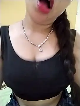 Snapshot of Bhawika-Kashap chatting on May 18, 6:18 am Bhawika-Kashap online show from May 18, 6:18 am