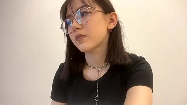 Snapshot of SolvedGlobe chatting on February 28, 1:33 pm SolvedGlobe online show from February 28, 1:33 pm