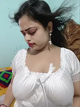 Snapshot of Beauty-3 chatting on July 15, 12:39 am Beauty-3 online show from July 15, 12:39 am