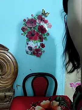 Snapshot of Beauty-3 chatting on July 6, 7:59 am Beauty-3 online show from July 6, 7:59 am
