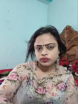 Snapshot of Beauty-3 chatting on July 7, 4:59 am Beauty-3 online show from July 7, 4:59 am