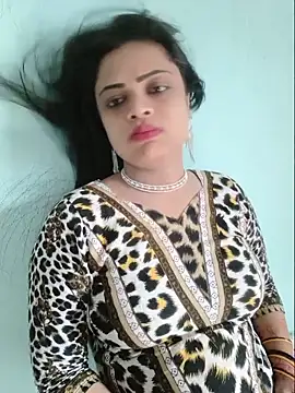Snapshot of Beauty-3 chatting on June 3, 8:59 am Beauty-3 online show from June 3, 8:59 am