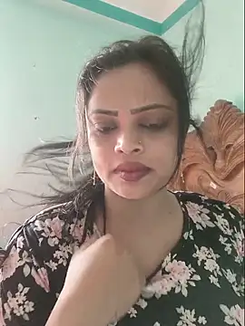Snapshot of Beauty-3 chatting on June 8, 8:26 am Beauty-3 online show from June 8, 8:26 am