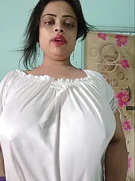 Snapshot of Beauty-3 chatting on June 30, 7:30 am Beauty-3 online show from June 30, 7:30 am