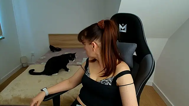 LaraMouse online show from March 24, 3:01 pm